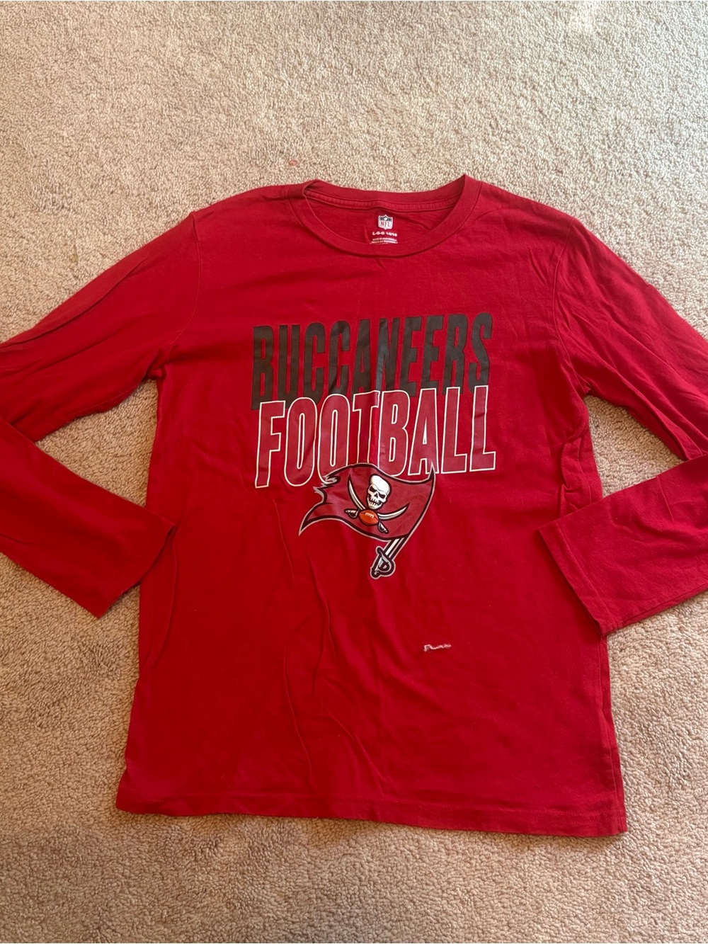 NFL Red Tampa Bay Buccaneers Football Graphic Long sleeve T- Shirt YL (14/16)